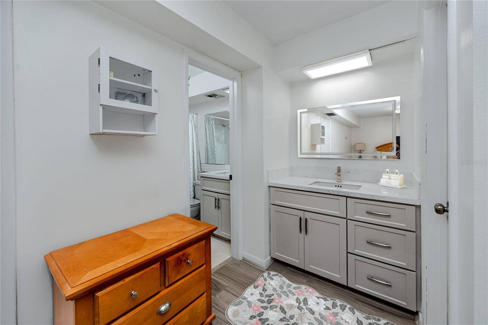 2207 BELLEAIR ROAD, #B30, Clearwater, FL 33764 2207 BELLEAIR ROAD, #B30, Clearwater, FL 33764