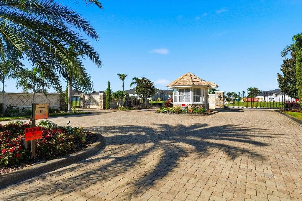 4462 EMERALD PALMS LANE, Winter Haven, FL 33884 4462 EMERALD PALMS LANE, Winter Haven, FL 33884