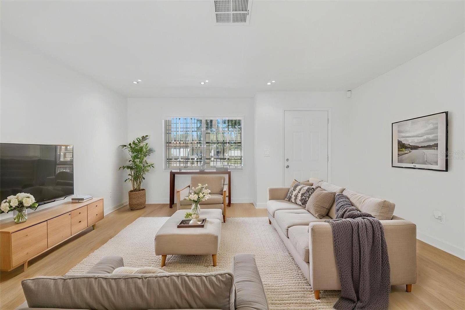 3010 EMERSON AVENUE S, St Petersburg, FL 33712 Virtually staged