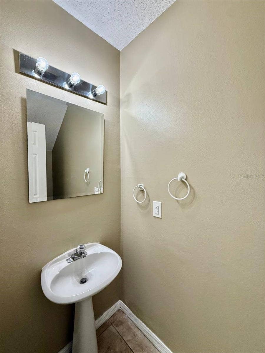 2802 W CLEVELAND STREET, #L, Tampa, FL 33609 2802 W CLEVELAND STREET, #L, Tampa, FL 33609