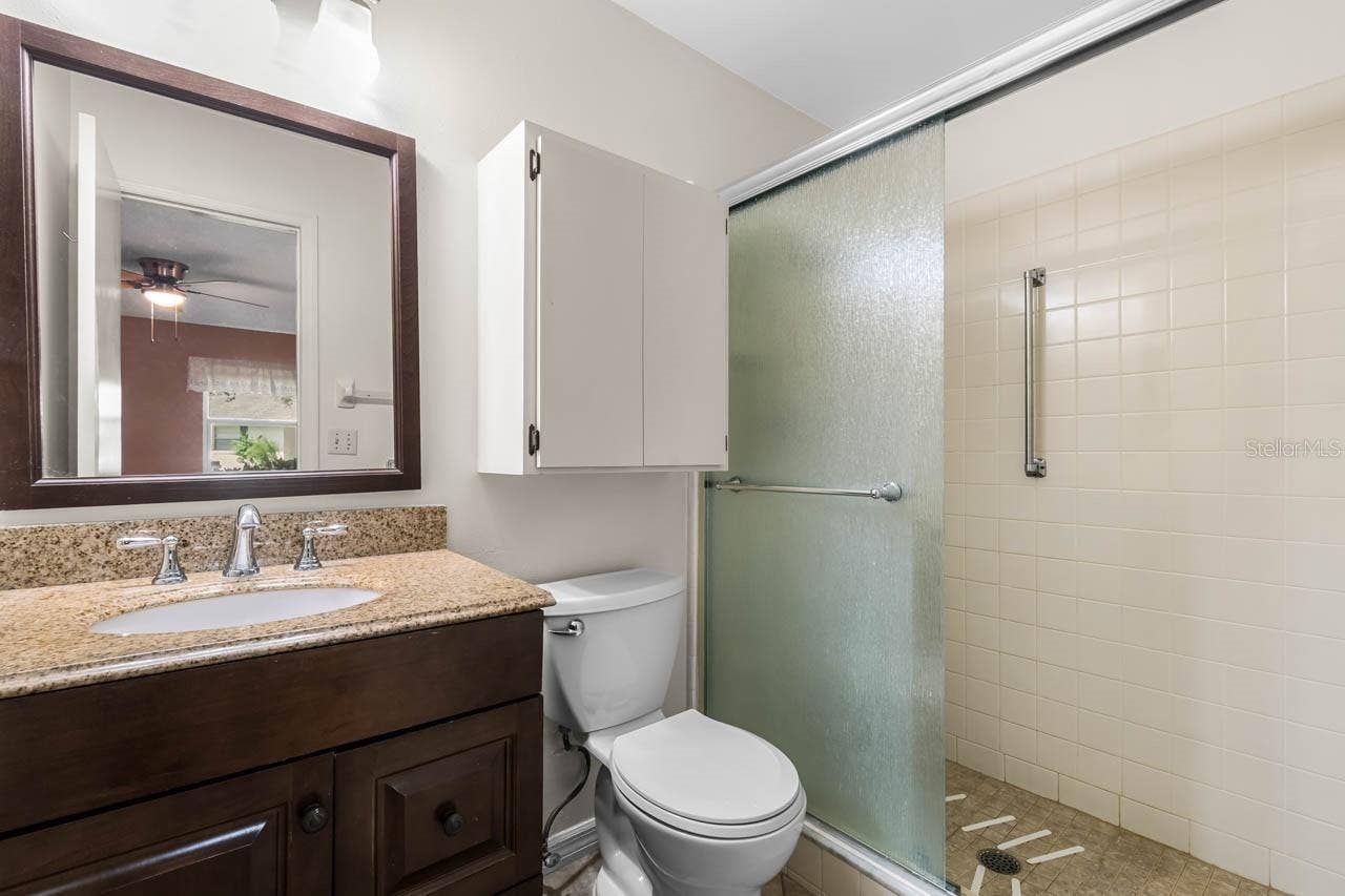 2109 HARLESTON PLACE, Sun City Center, FL 33573 Primary En-Suite