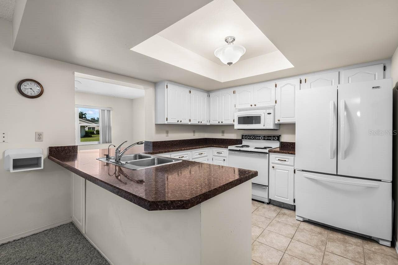 2109 HARLESTON PLACE, Sun City Center, FL 33573 Kitchen