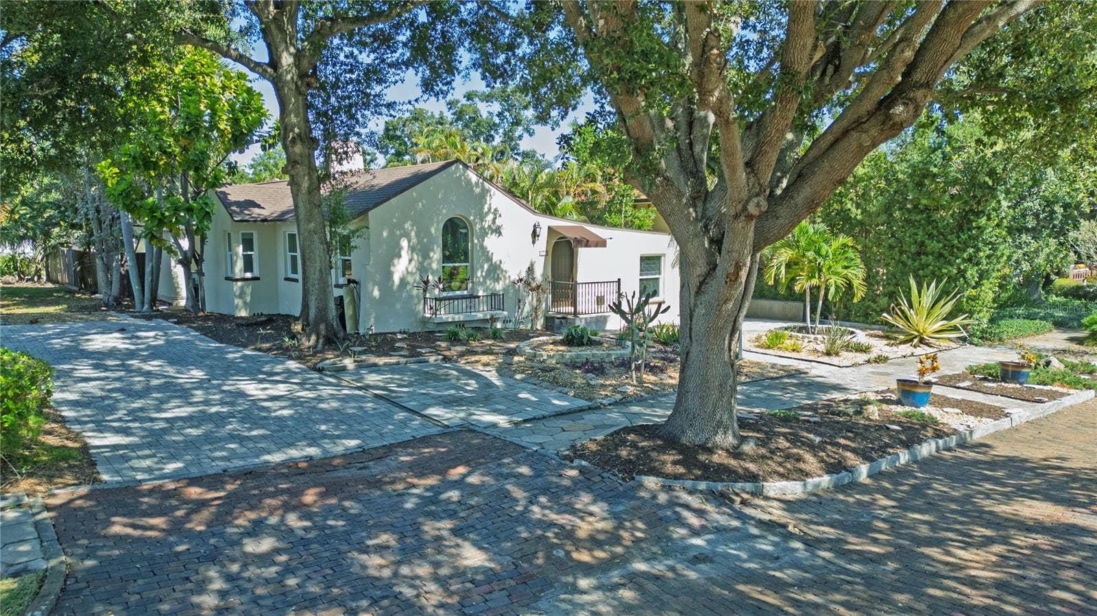 767 17TH AVENUE N, St Petersburg, FL 33704 Front