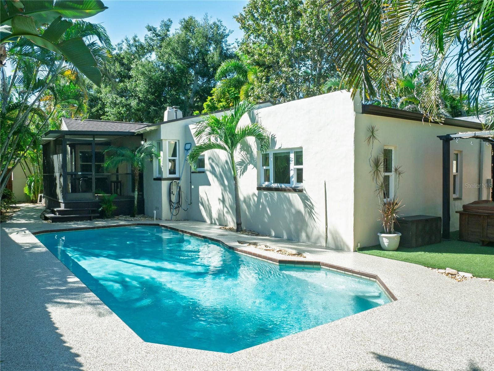 767 17TH AVENUE N, St Petersburg, FL 33704 Pool