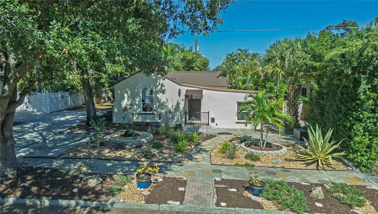 767 17TH AVENUE N, St Petersburg, FL 33704 0-Scape Lot (Front and Back)