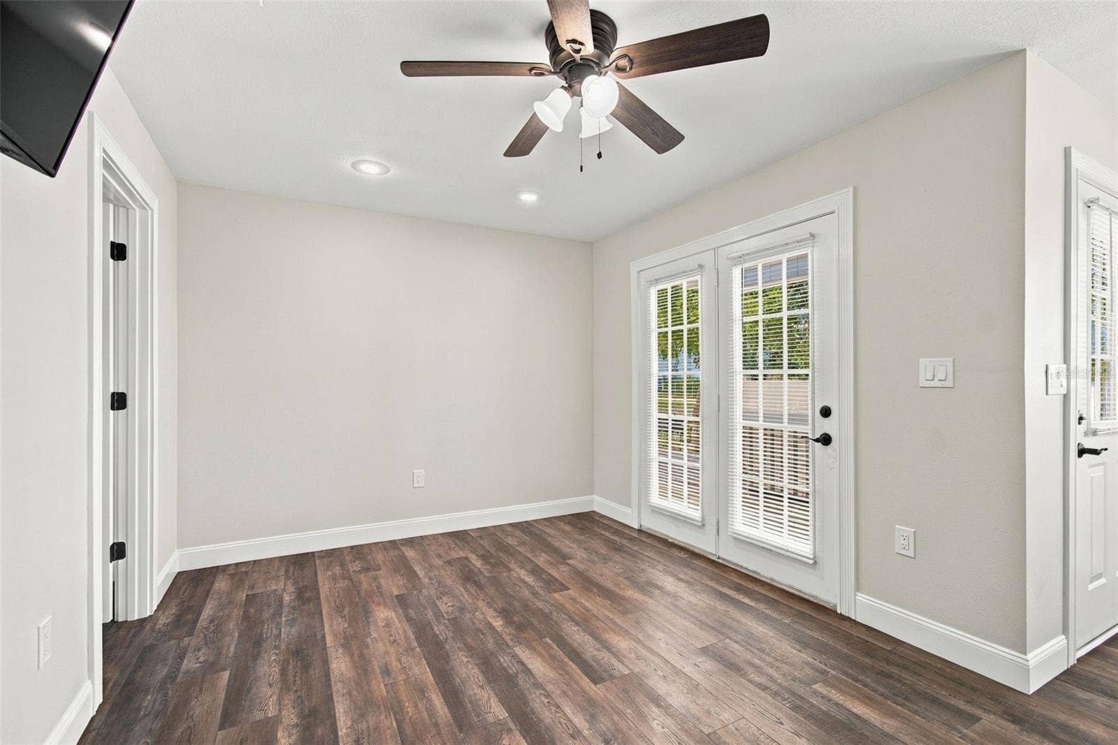 8135 BAYSHORE DRIVE, Treasure Island, FL 33706