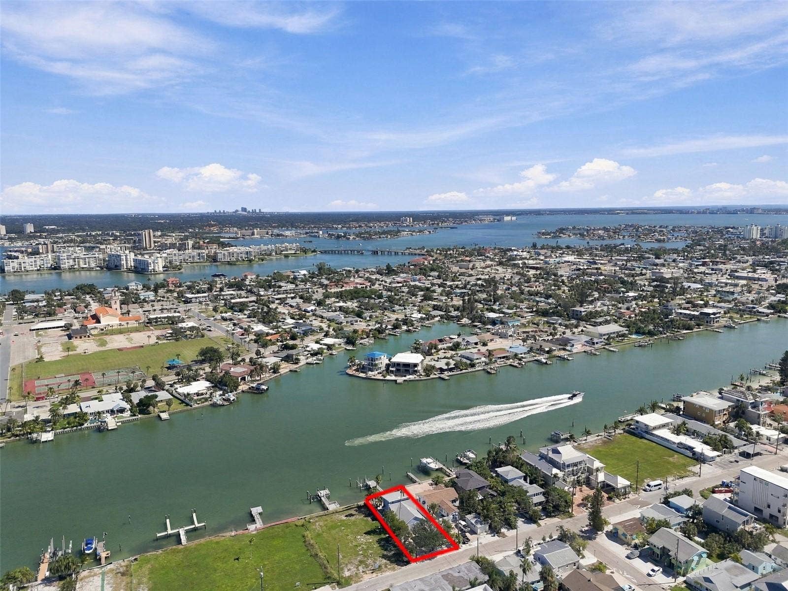 8135 BAYSHORE DRIVE, Treasure Island, FL 33706