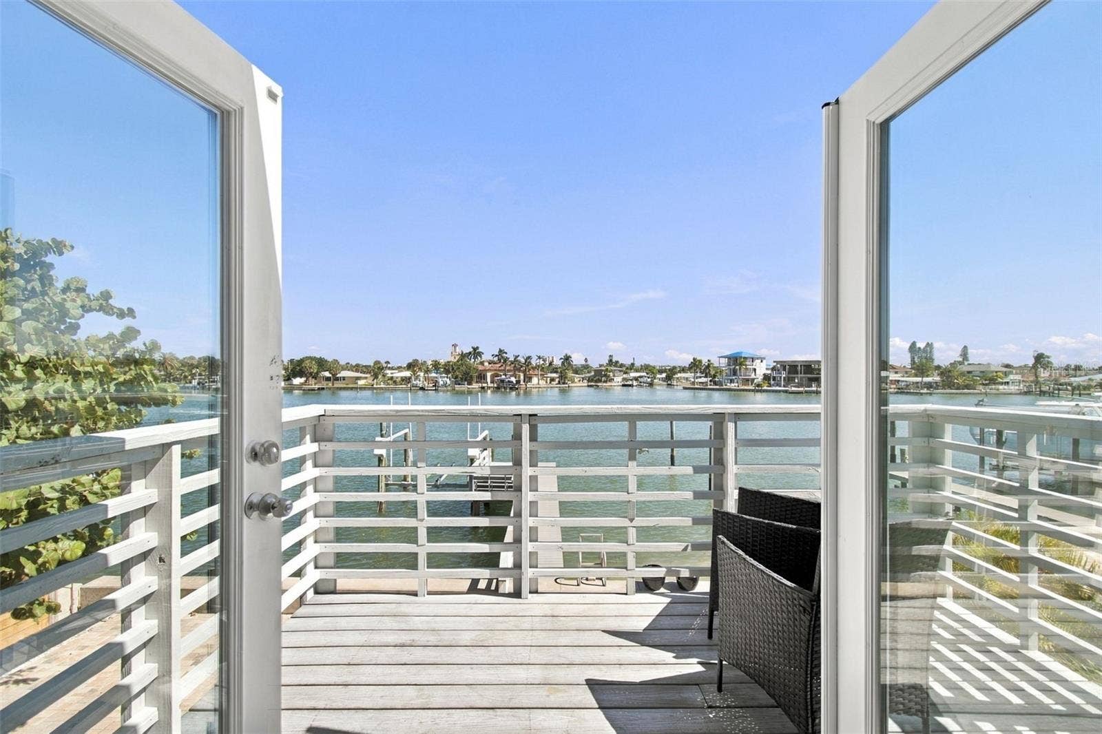 8135 BAYSHORE DRIVE, Treasure Island, FL 33706