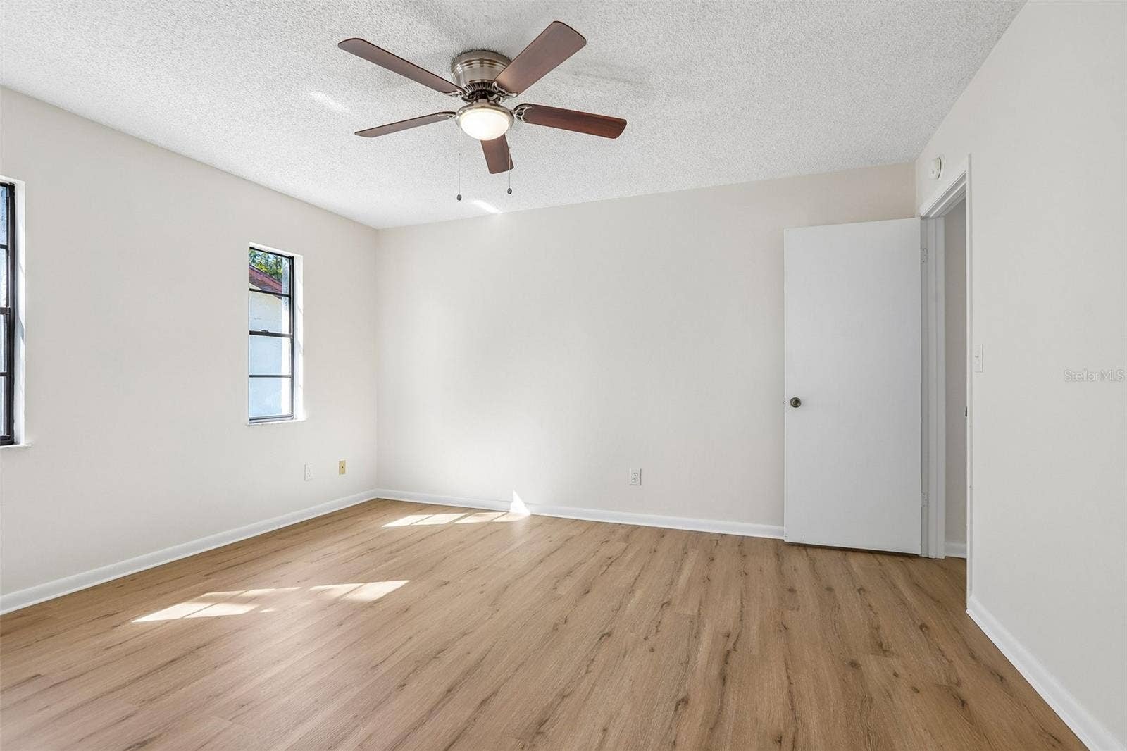 39720 MEADOWOOD LOOP, Zephyrhills, FL 33542 39720 MEADOWOOD LOOP, Zephyrhills, FL 33542