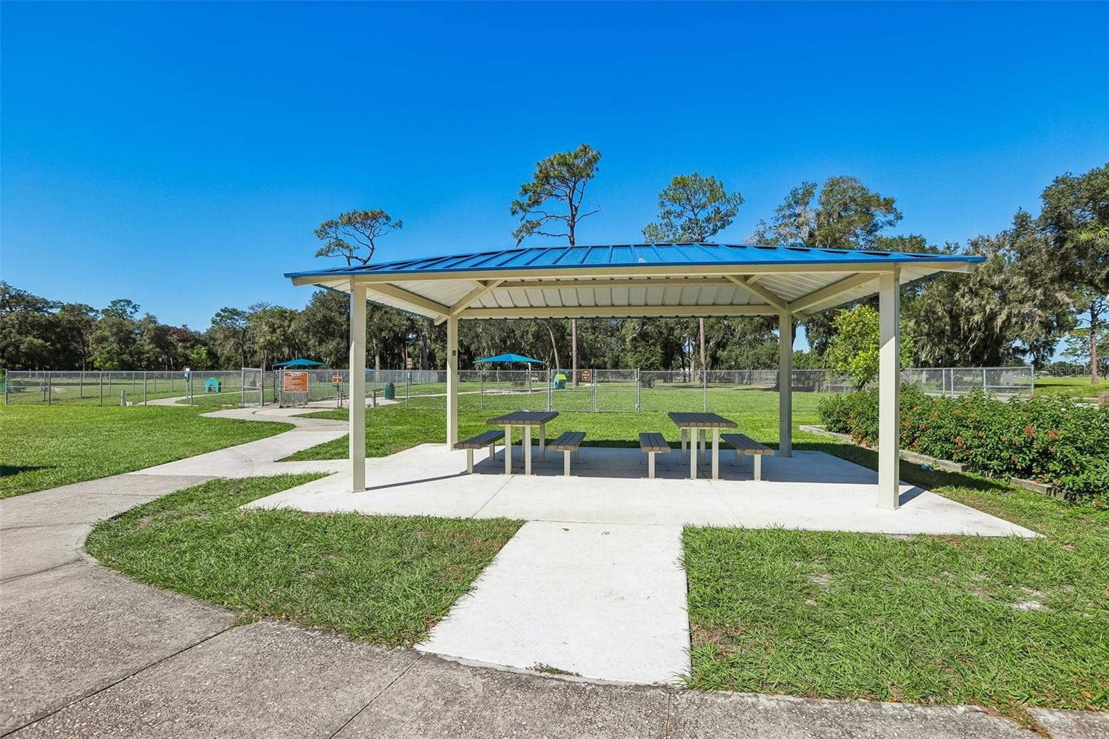 39720 MEADOWOOD LOOP, Zephyrhills, FL 33542 39720 MEADOWOOD LOOP, Zephyrhills, FL 33542