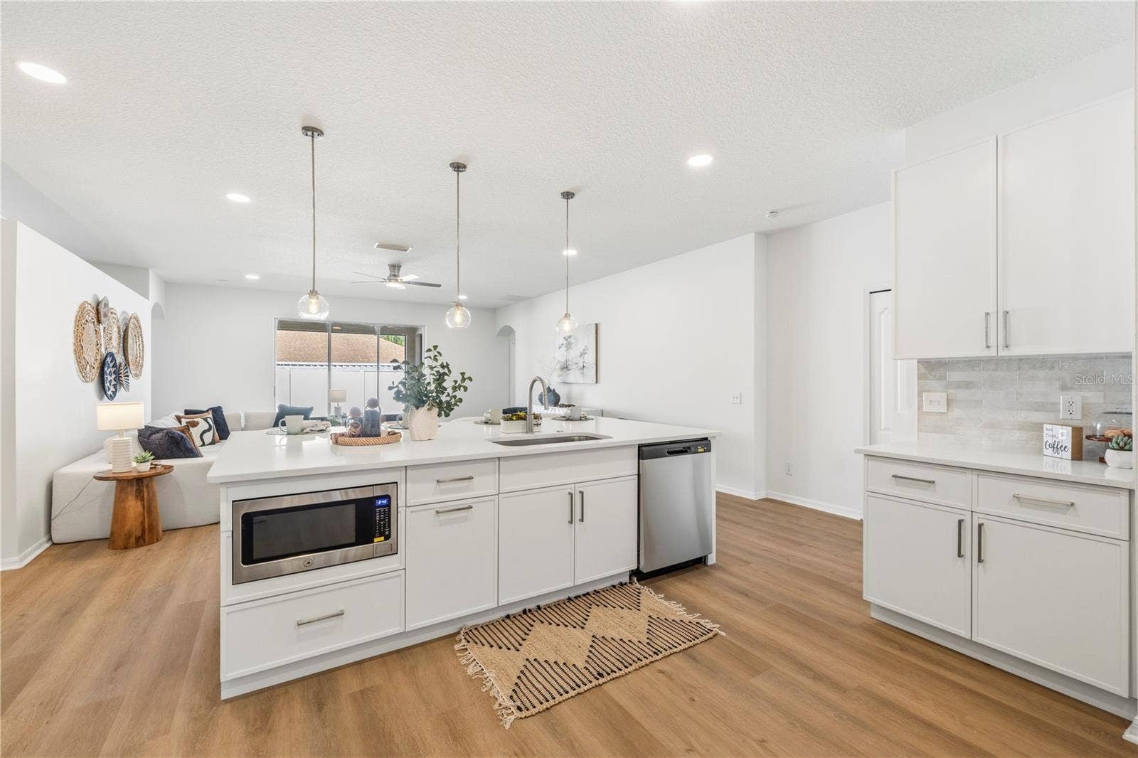 10416 MEADOW SPRING DRIVE, Tampa, FL 33647 Kitchen