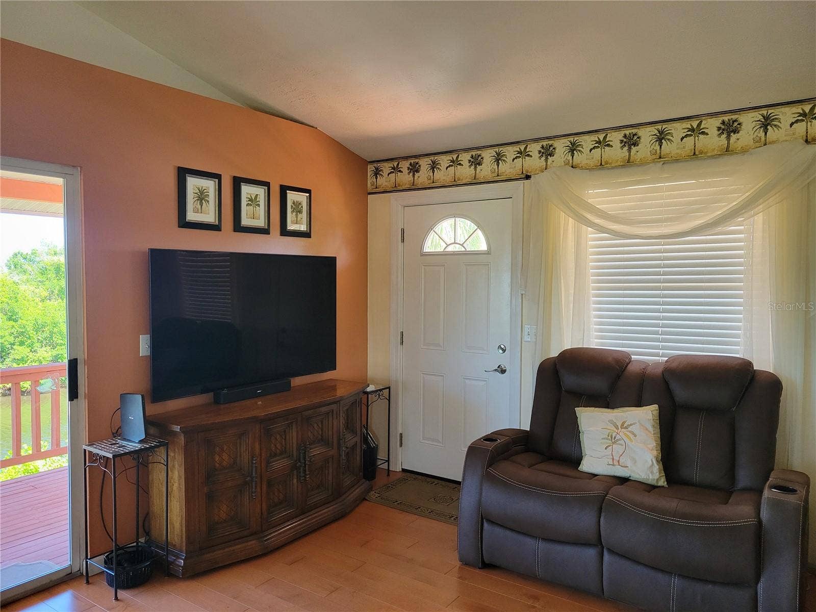 3301 W SHELL POINT ROAD, Ruskin, FL 33570 living Room