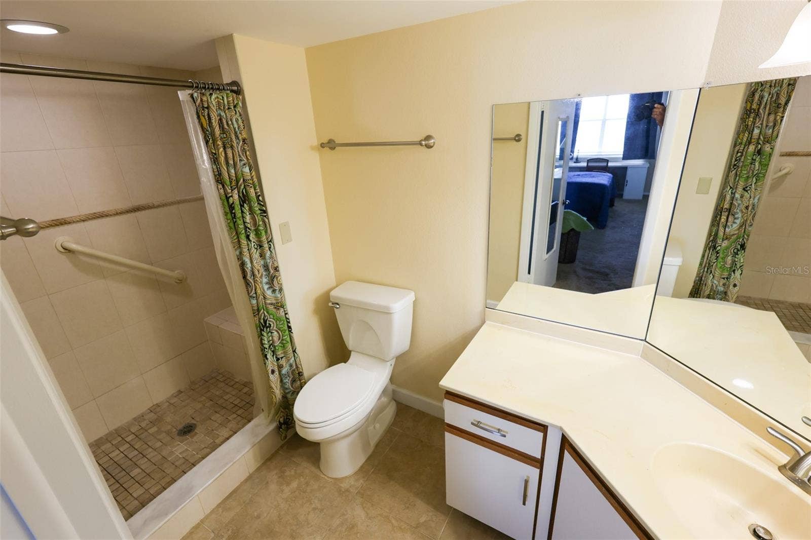 2333 FEATHER SOUND DRIVE, #A409, Clearwater, FL 33762 2333 FEATHER SOUND DRIVE, #A409, Clearwater, FL 33762