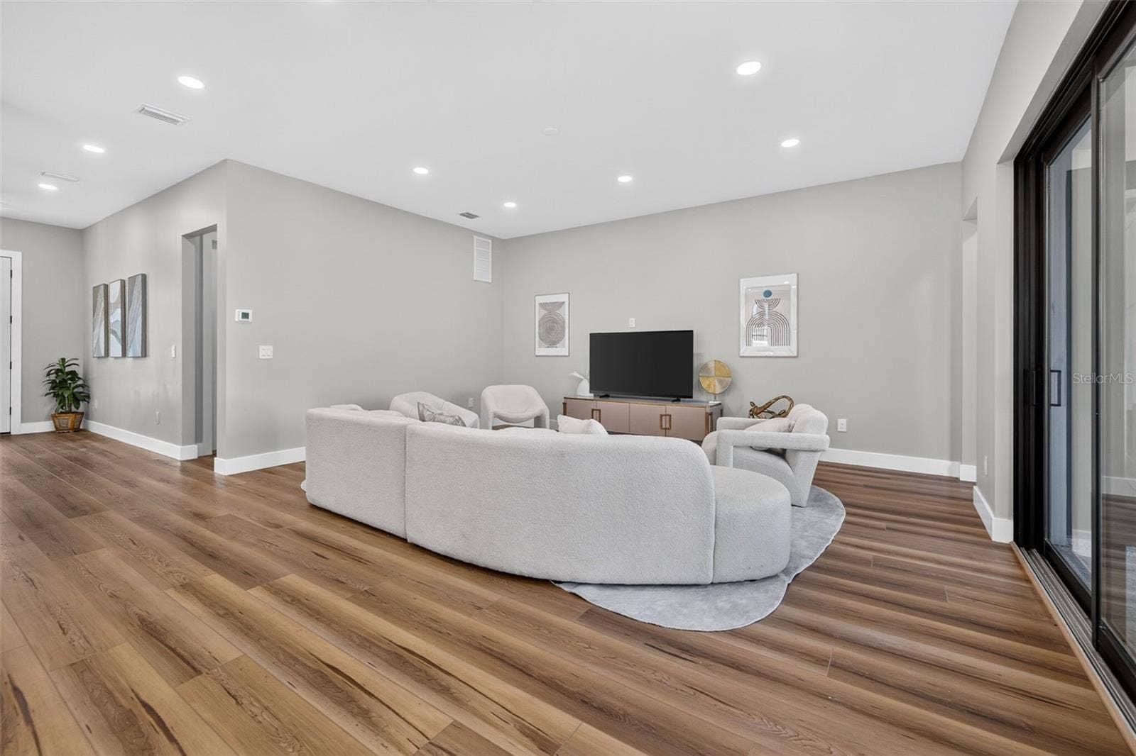4219 W BAY VIEW AVENUE, Tampa, FL 33611 4219 W BAY VIEW AVENUE, Tampa, FL 33611