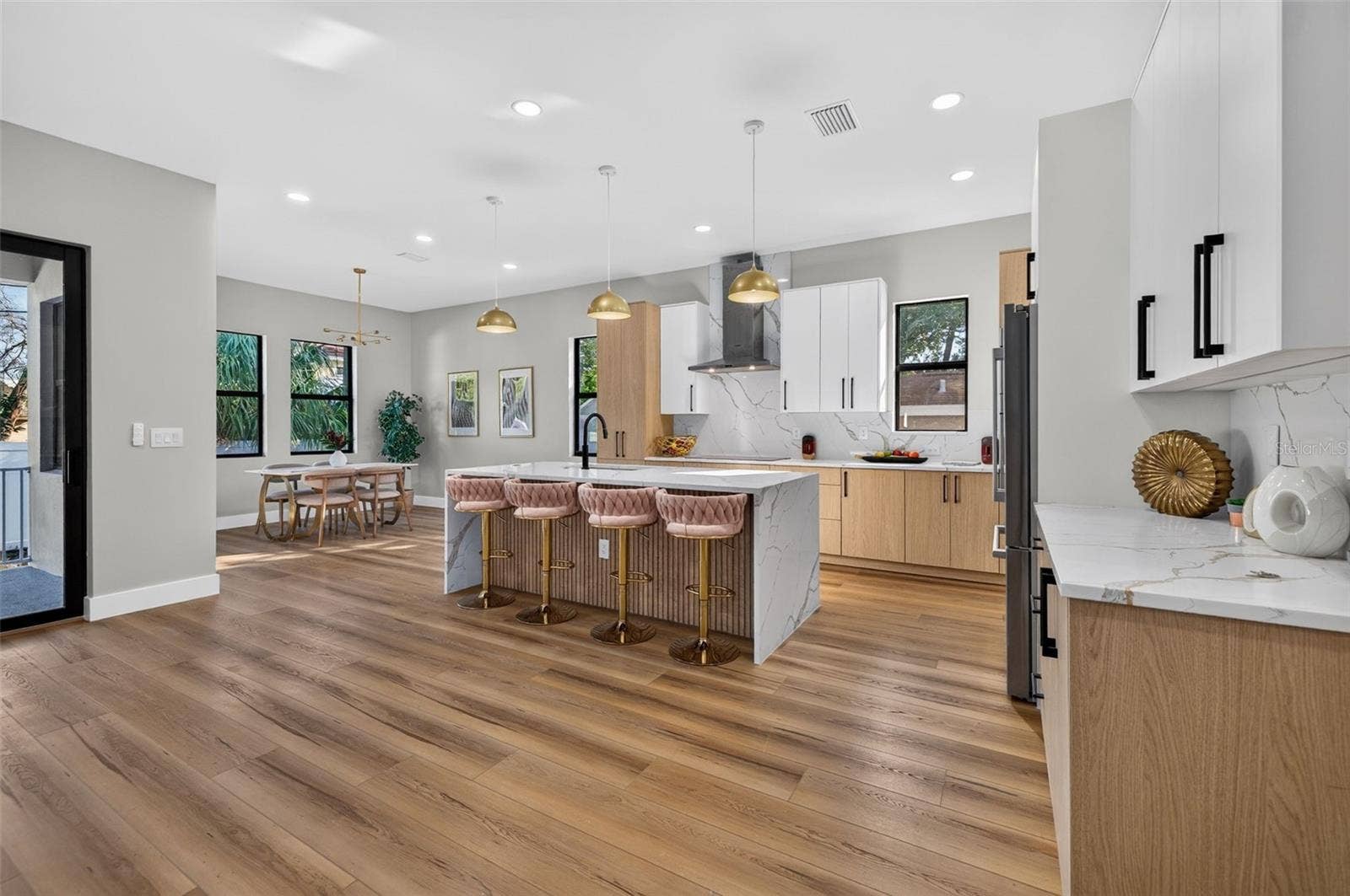 4219 W BAY VIEW AVENUE, Tampa, FL 33611 4219 W BAY VIEW AVENUE, Tampa, FL 33611