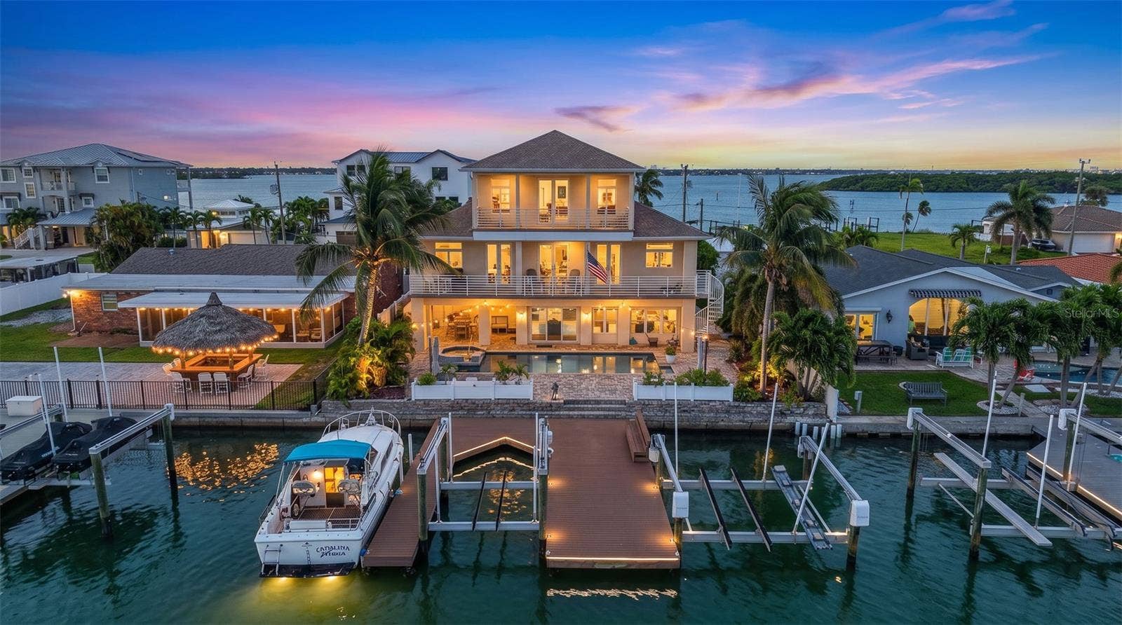 532 JOHNS PASS AVENUE, Madeira Beach, FL 33708