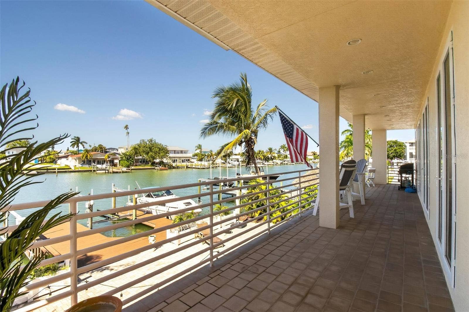 532 JOHNS PASS AVENUE, Madeira Beach, FL 33708