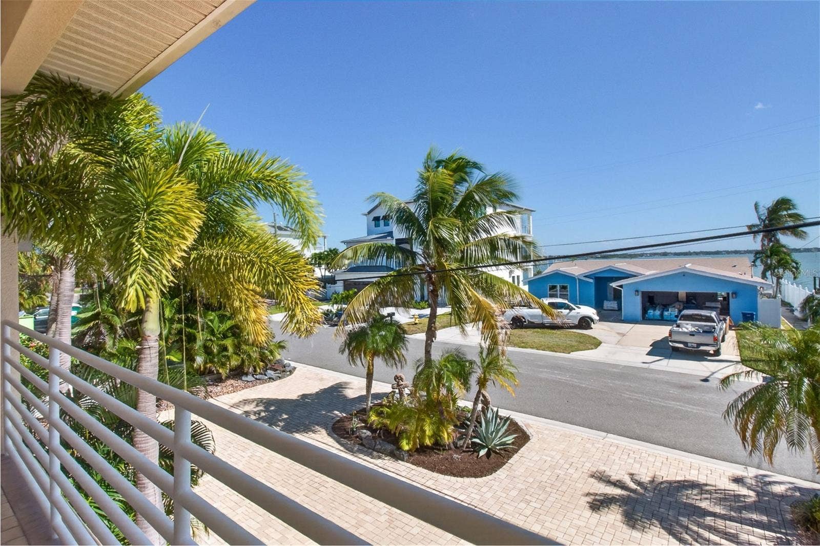 532 JOHNS PASS AVENUE, Madeira Beach, FL 33708