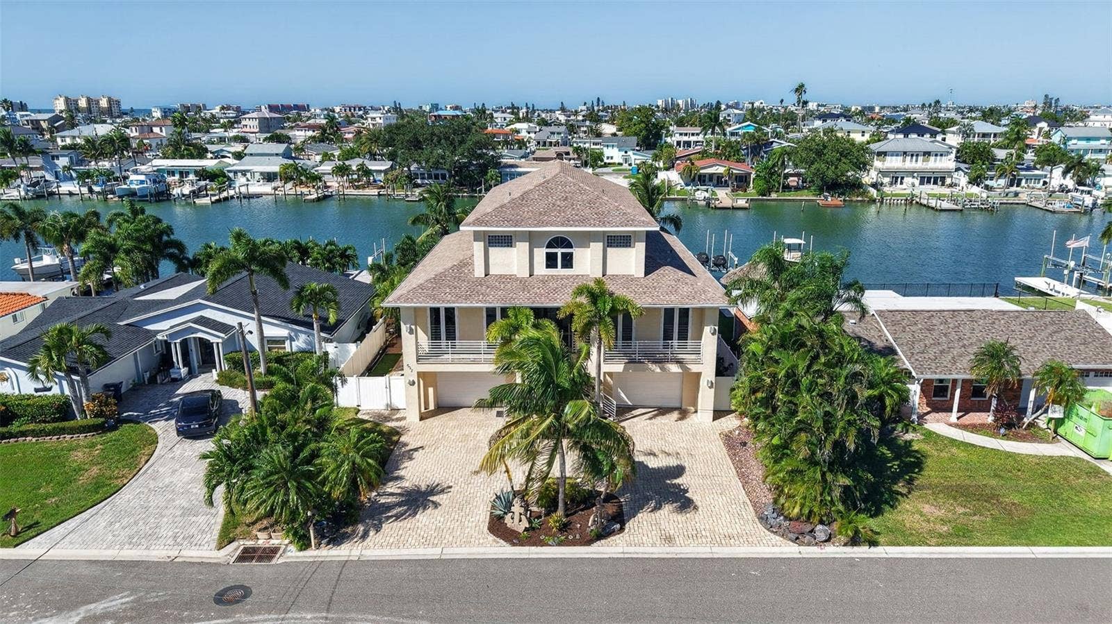 532 JOHNS PASS AVENUE, Madeira Beach, FL 33708