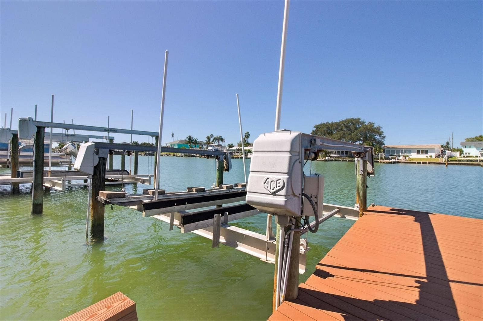 532 JOHNS PASS AVENUE, Madeira Beach, FL 33708