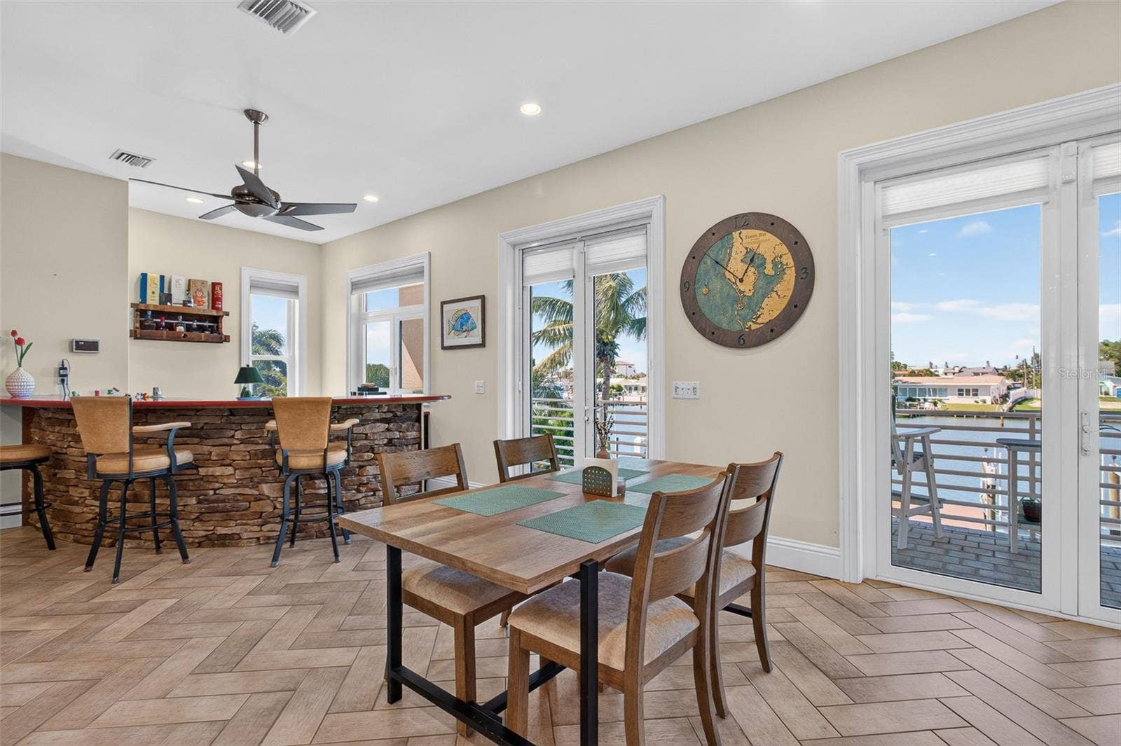 532 JOHNS PASS AVENUE, Madeira Beach, FL 33708