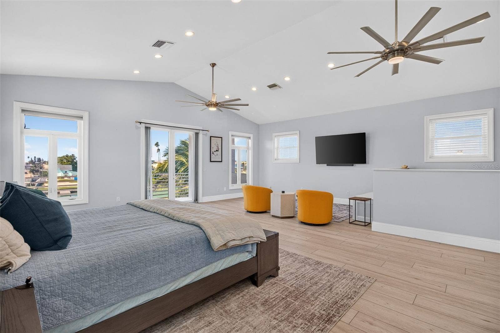 532 JOHNS PASS AVENUE, Madeira Beach, FL 33708