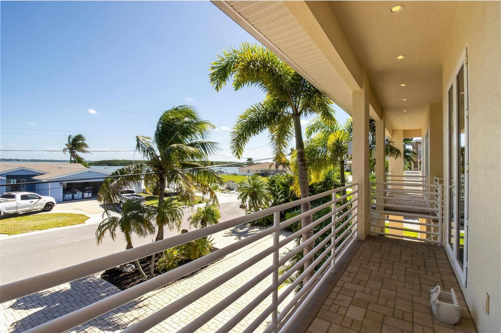532 JOHNS PASS AVENUE, Madeira Beach, FL 33708