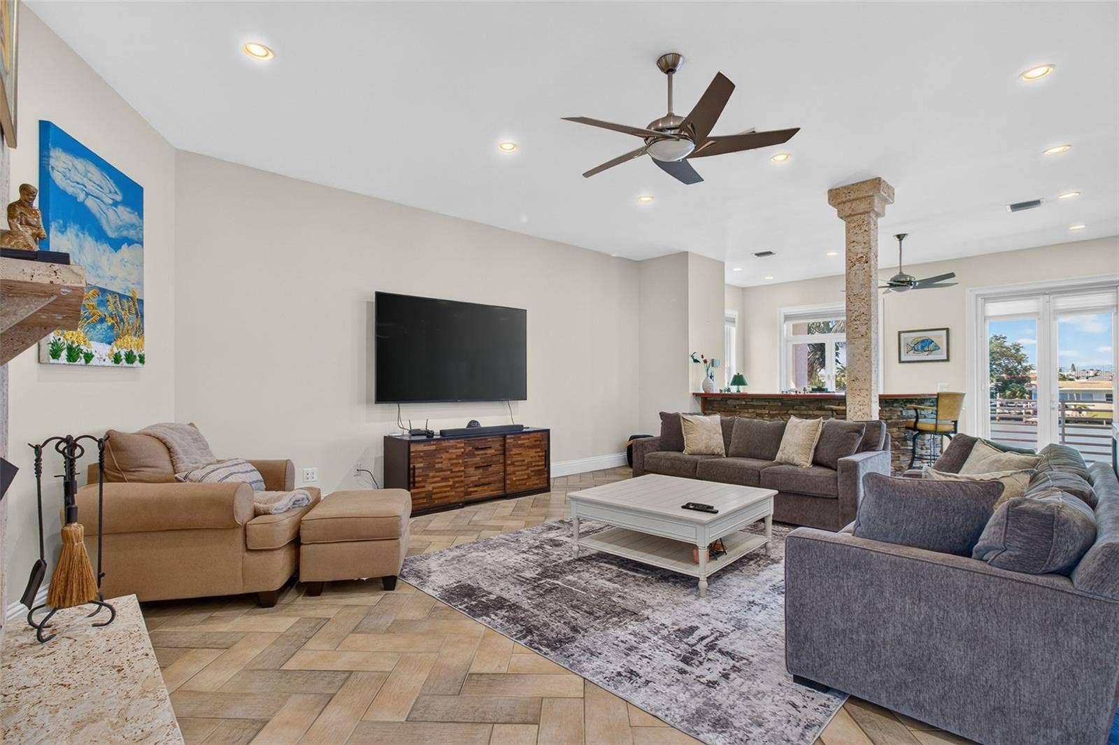 532 JOHNS PASS AVENUE, Madeira Beach, FL 33708