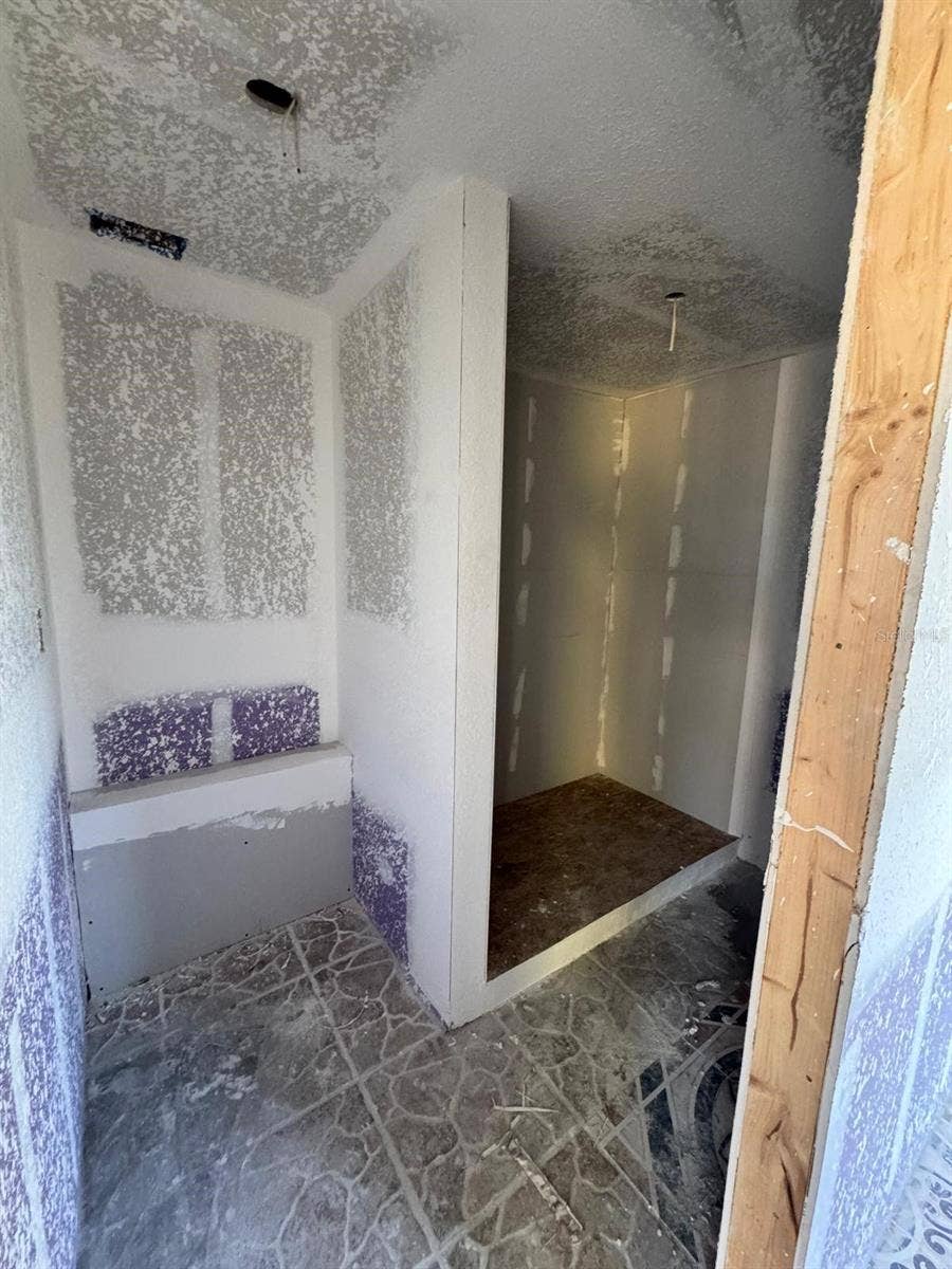 4990 VENETIAN BOULEVARD NE, St Petersburg, FL 33703 4990 VENETIAN BOULEVARD NE, St Petersburg, FL 33703