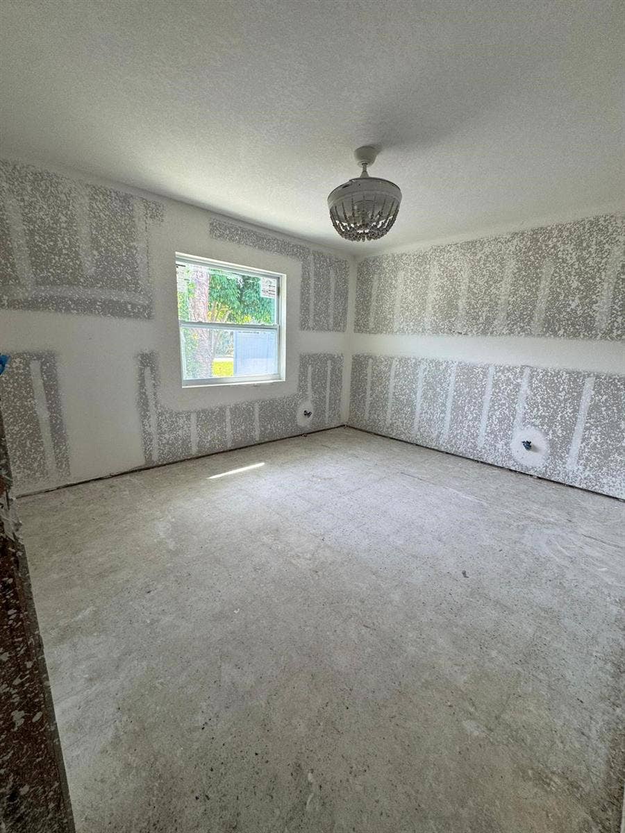 4990 VENETIAN BOULEVARD NE, St Petersburg, FL 33703 4990 VENETIAN BOULEVARD NE, St Petersburg, FL 33703