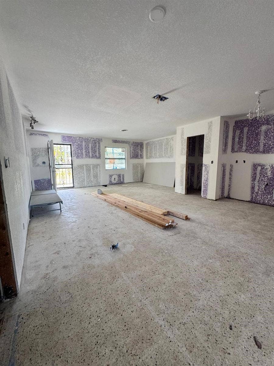 4990 VENETIAN BOULEVARD NE, St Petersburg, FL 33703 4990 VENETIAN BOULEVARD NE, St Petersburg, FL 33703