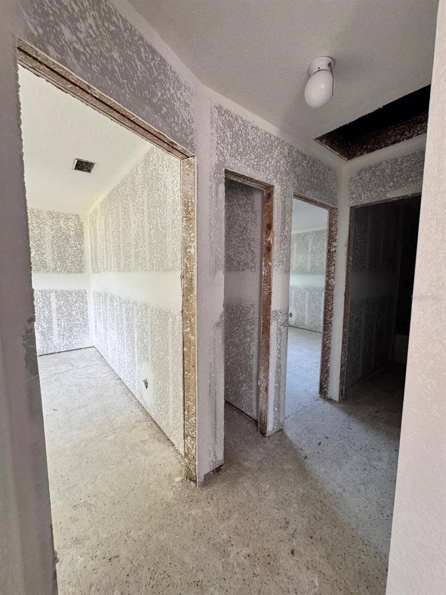 4990 VENETIAN BOULEVARD NE, St Petersburg, FL 33703 4990 VENETIAN BOULEVARD NE, St Petersburg, FL 33703