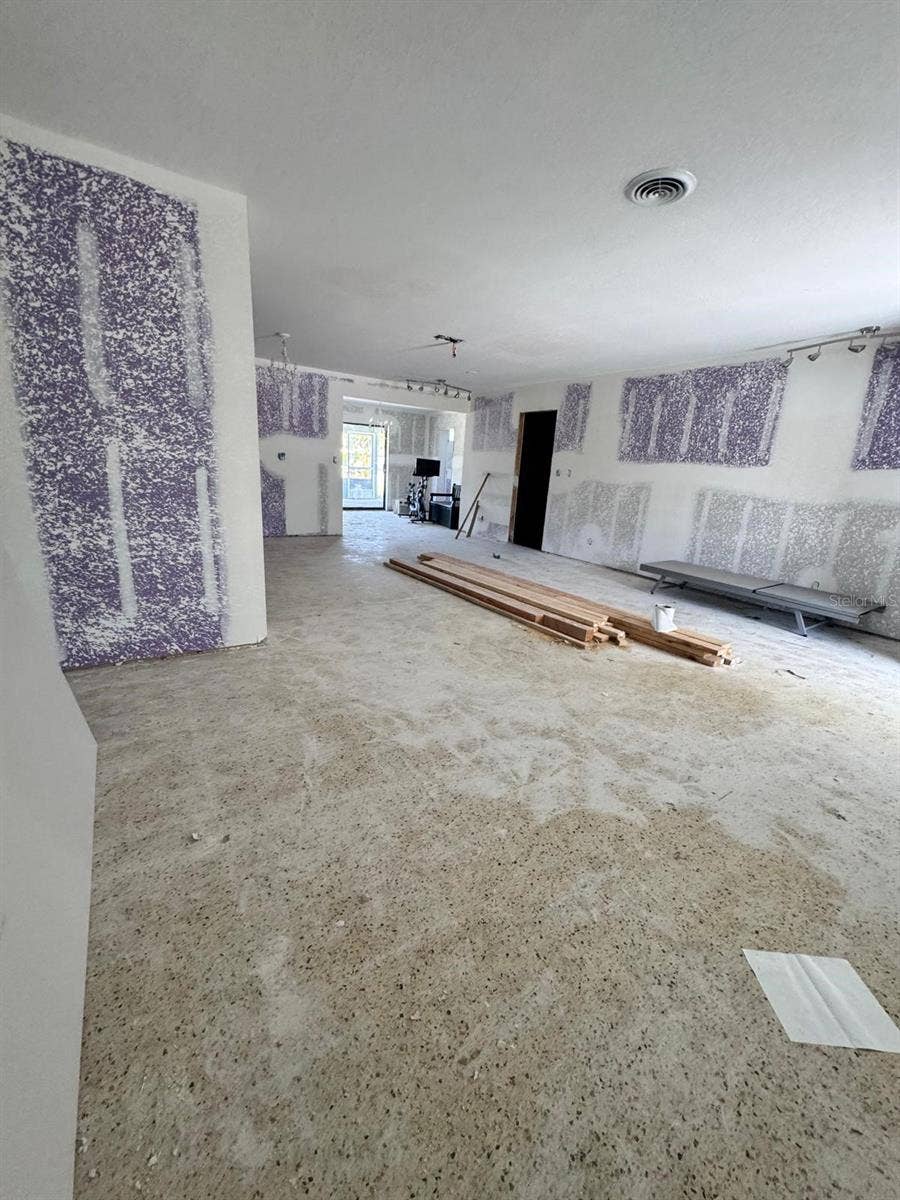 4990 VENETIAN BOULEVARD NE, St Petersburg, FL 33703 4990 VENETIAN BOULEVARD NE, St Petersburg, FL 33703