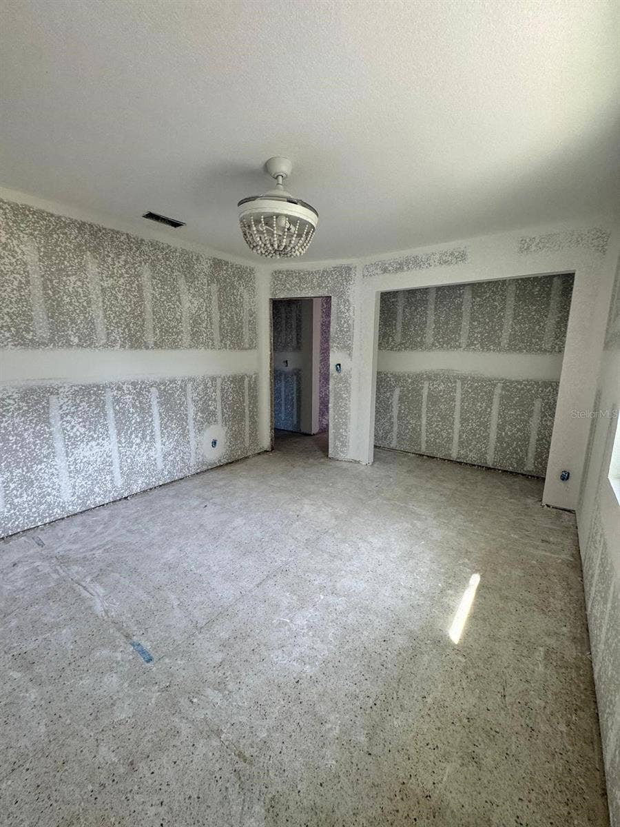 4990 VENETIAN BOULEVARD NE, St Petersburg, FL 33703 4990 VENETIAN BOULEVARD NE, St Petersburg, FL 33703