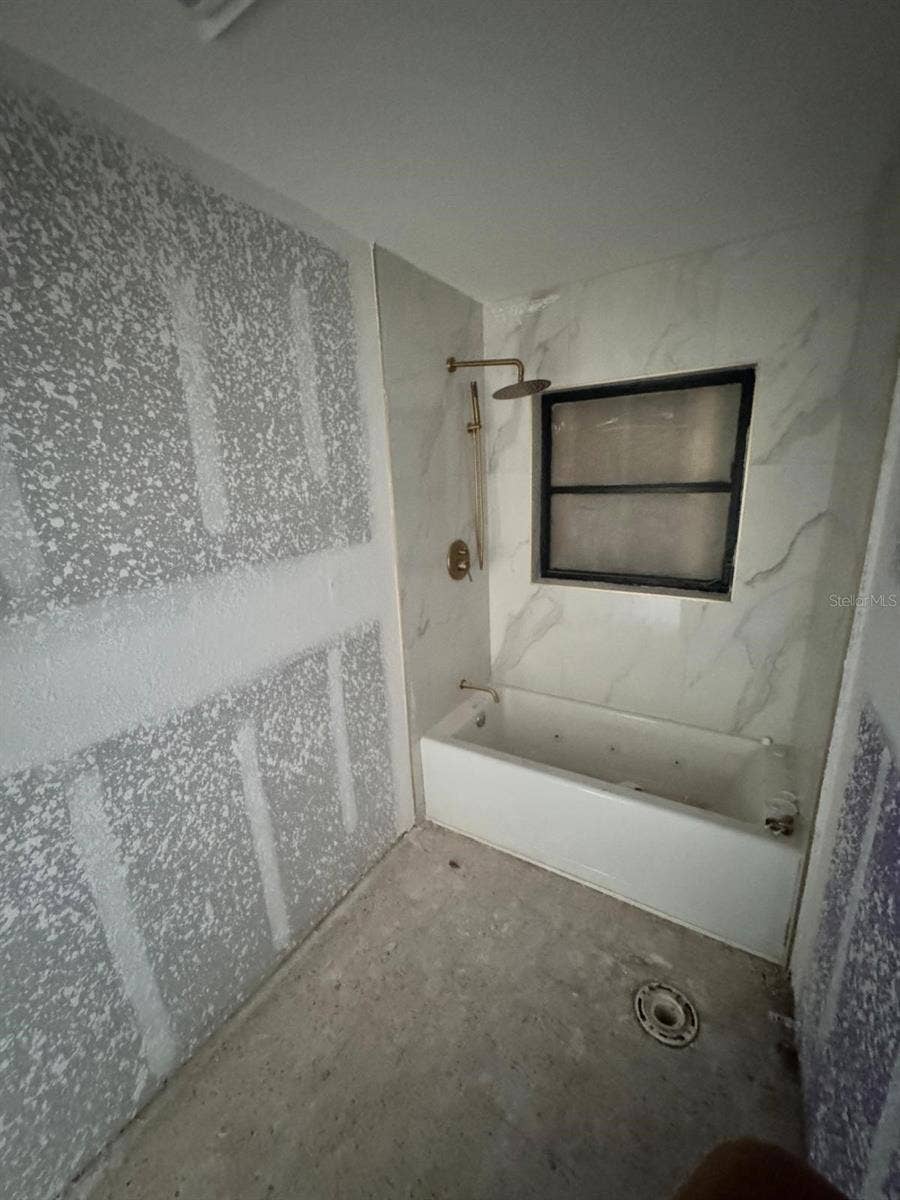 4990 VENETIAN BOULEVARD NE, St Petersburg, FL 33703 4990 VENETIAN BOULEVARD NE, St Petersburg, FL 33703
