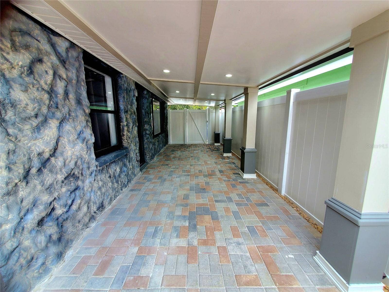 511 2ND AVENUE NE, Largo, FL 33770 OUTDOOR ENTERTAINING