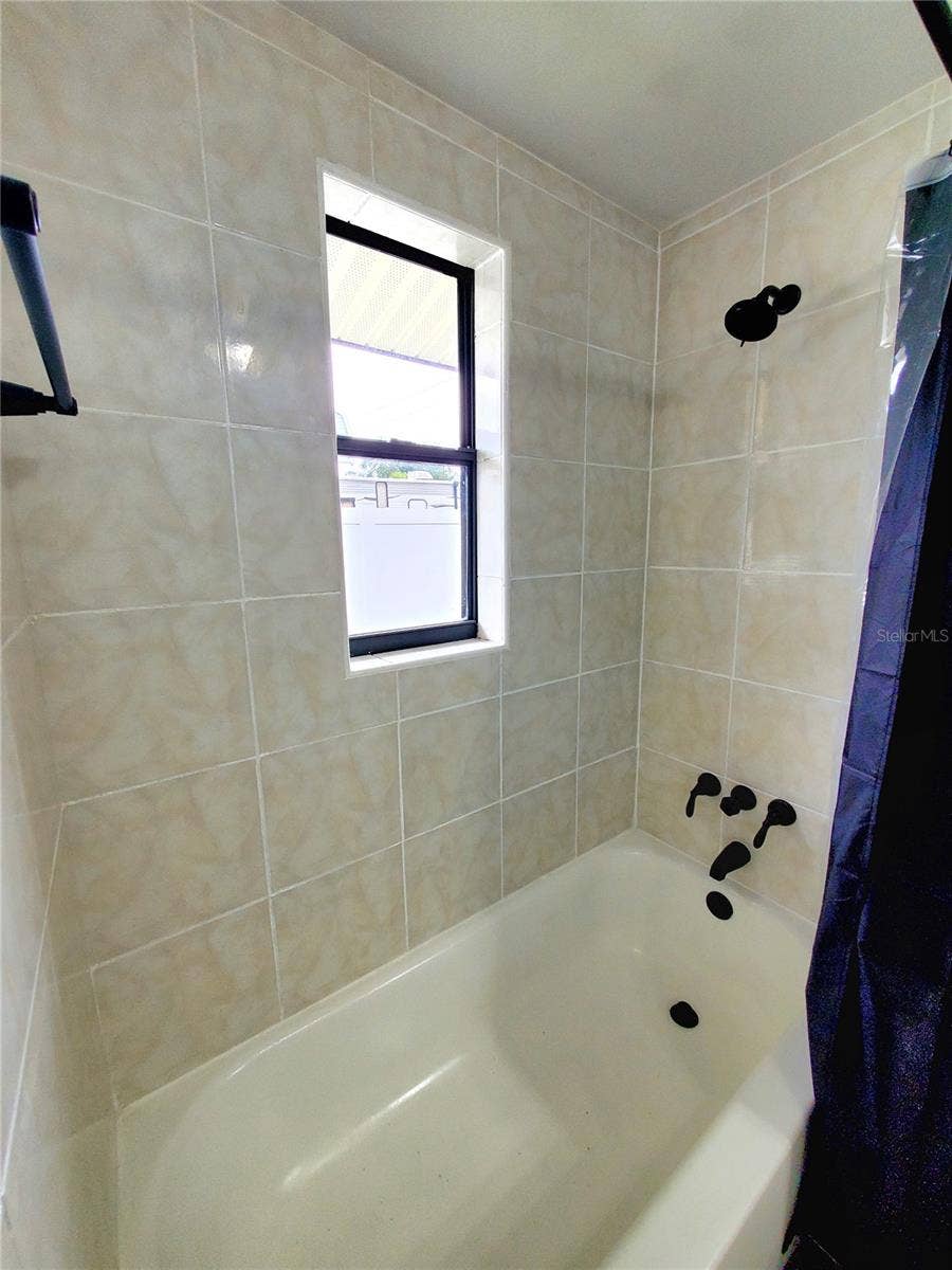 511 2ND AVENUE NE, Largo, FL 33770 TUB & SHOWER