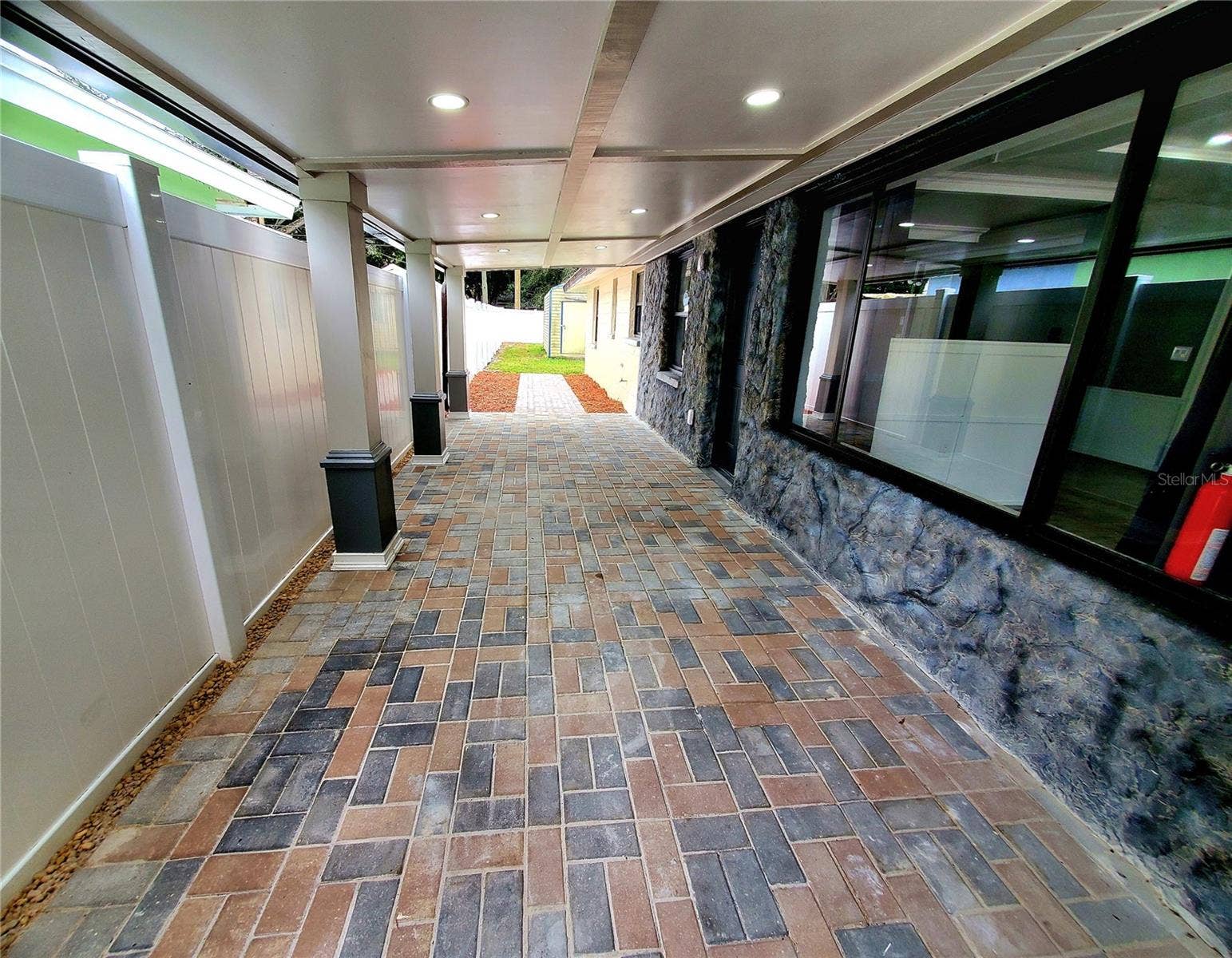 511 2ND AVENUE NE, Largo, FL 33770 COVERED PATIO