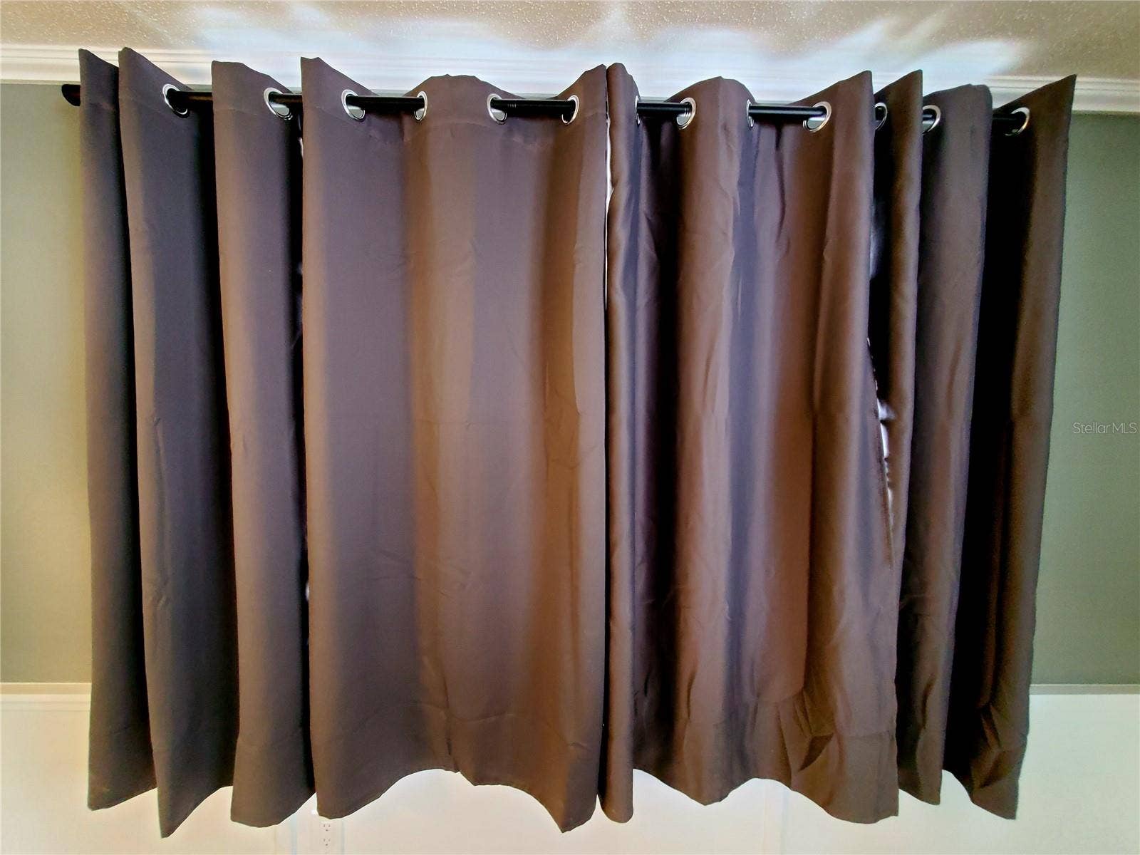511 2ND AVENUE NE, Largo, FL 33770 BLACK-OUT CURTAINS