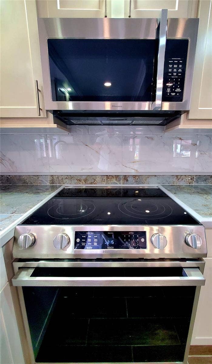 511 2ND AVENUE NE, Largo, FL 33770 NEW STAINLESS STEEL APPLIANCES
