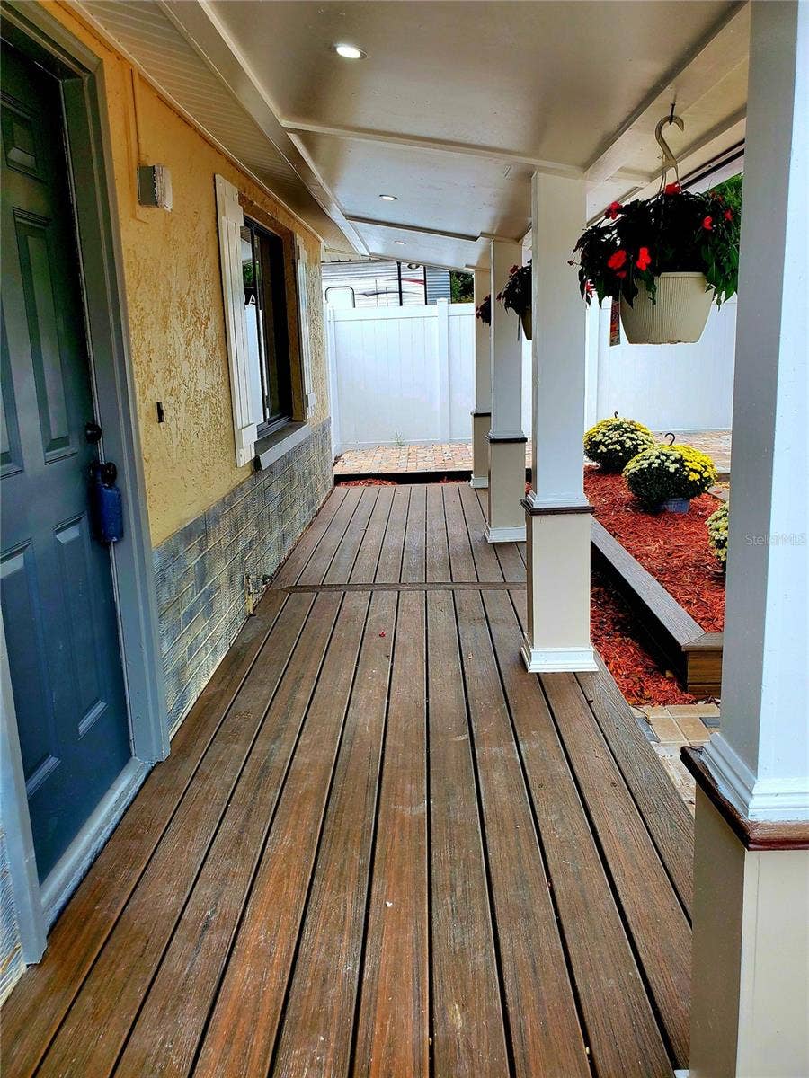 511 2ND AVENUE NE, Largo, FL 33770 COVERED FRONT PORCH