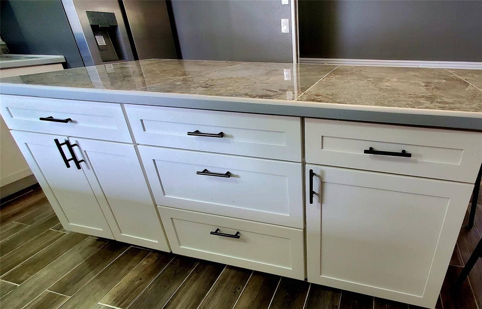 511 2ND AVENUE NE, Largo, FL 33770 ADDITIONAL CABINETS