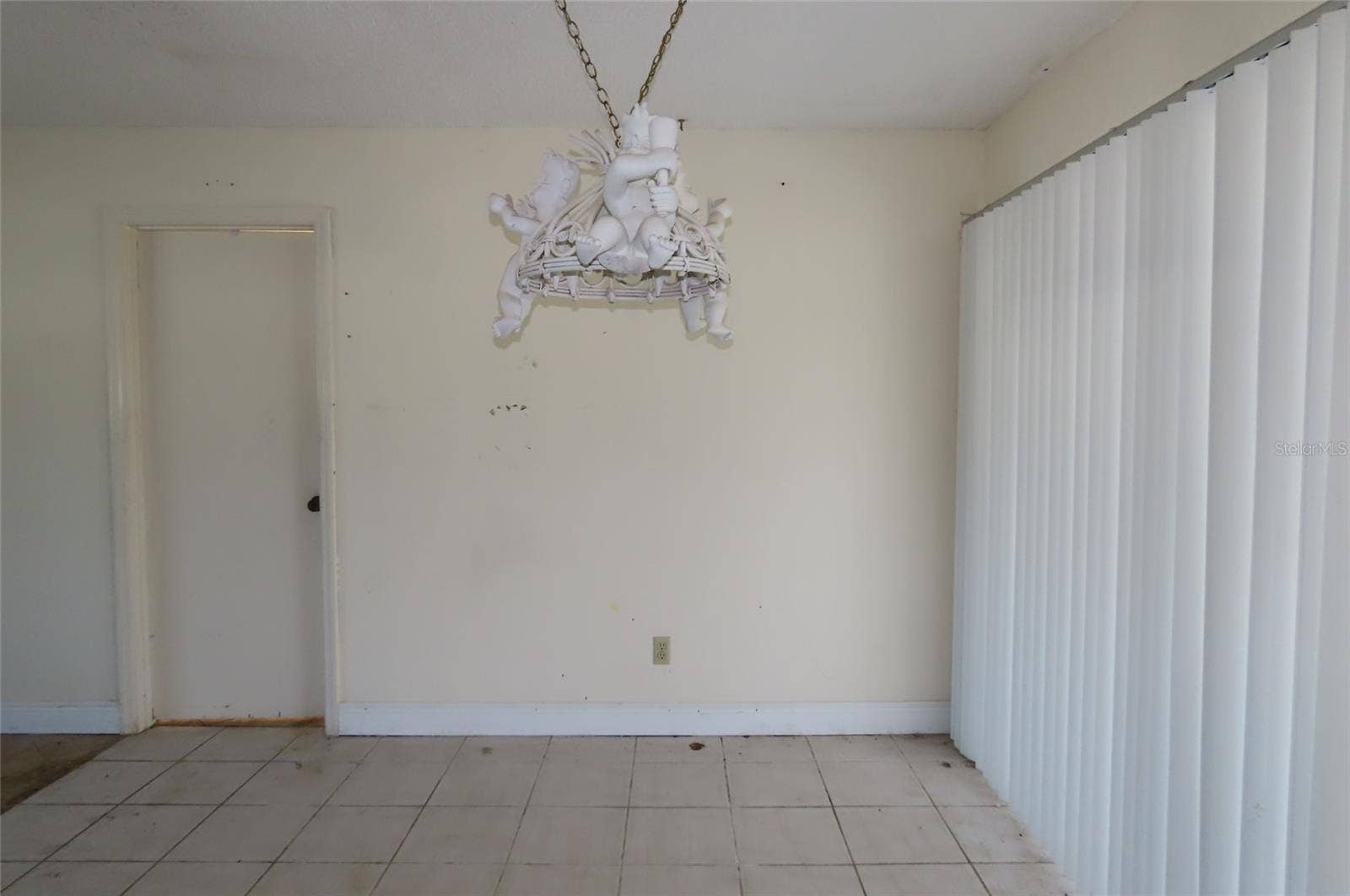 910 EL RANCHO DRIVE, Sun City Center, FL 33573 910 EL RANCHO DRIVE, Sun City Center, FL 33573