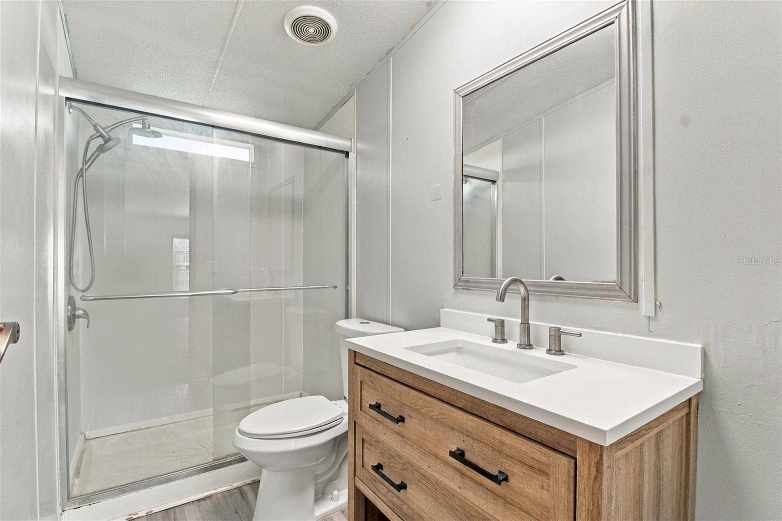 11614 ORANGE GROVE TERRACE, Riverview, FL 33569 Guest bathroom