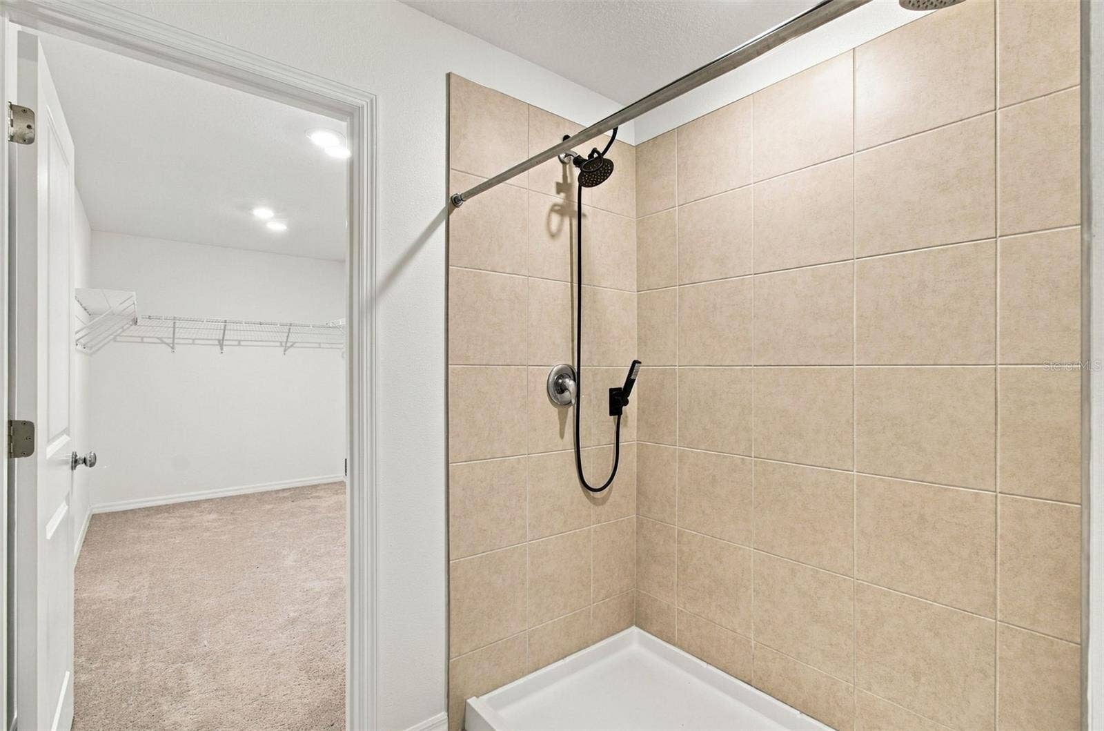 5821 YELLOW HORNBILL AVENUE, Wimauma, FL 33598 5821 YELLOW HORNBILL AVENUE, Wimauma, FL 33598