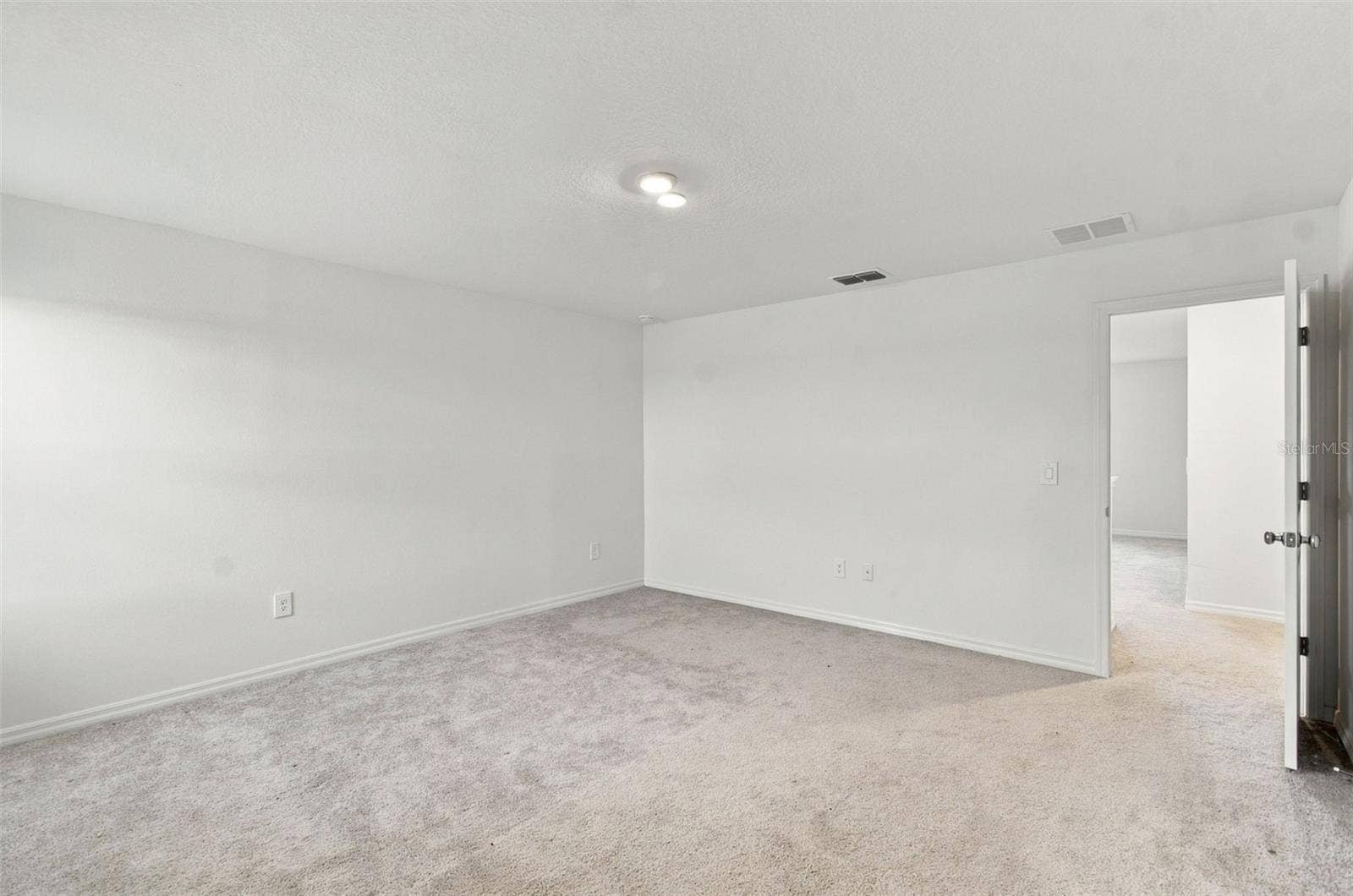 5821 YELLOW HORNBILL AVENUE, Wimauma, FL 33598 5821 YELLOW HORNBILL AVENUE, Wimauma, FL 33598