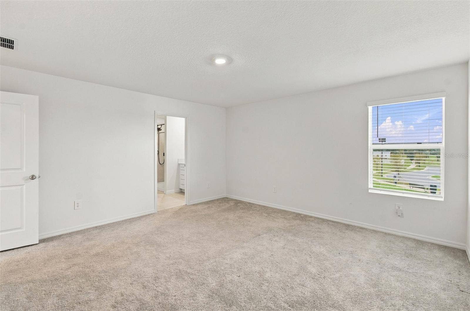5821 YELLOW HORNBILL AVENUE, Wimauma, FL 33598 5821 YELLOW HORNBILL AVENUE, Wimauma, FL 33598