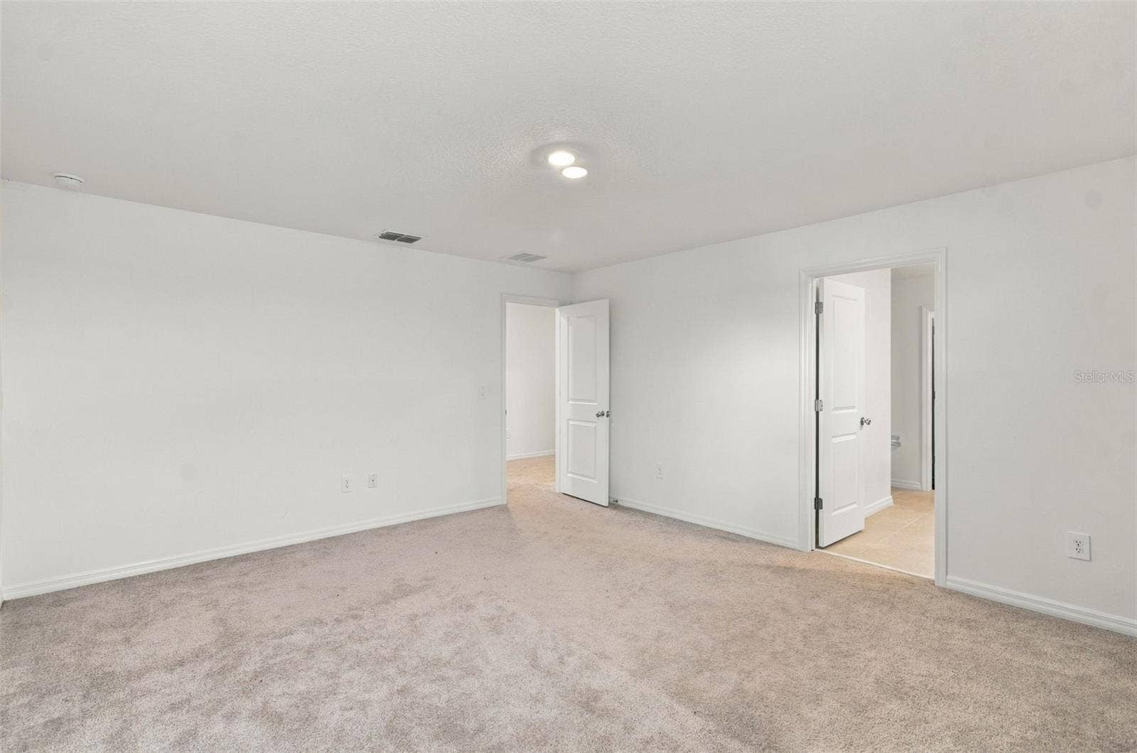 5821 YELLOW HORNBILL AVENUE, Wimauma, FL 33598 5821 YELLOW HORNBILL AVENUE, Wimauma, FL 33598