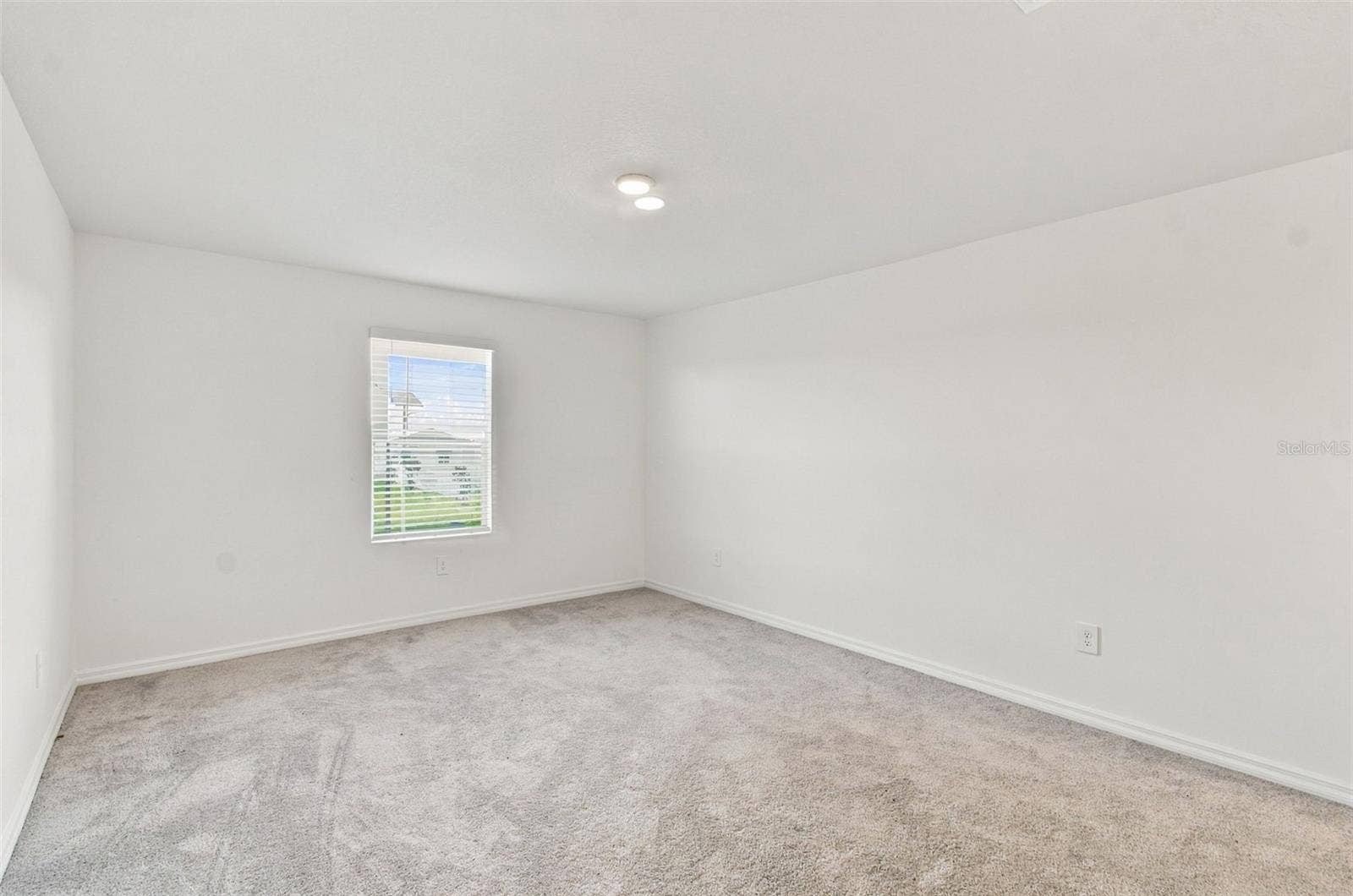 5821 YELLOW HORNBILL AVENUE, Wimauma, FL 33598 5821 YELLOW HORNBILL AVENUE, Wimauma, FL 33598