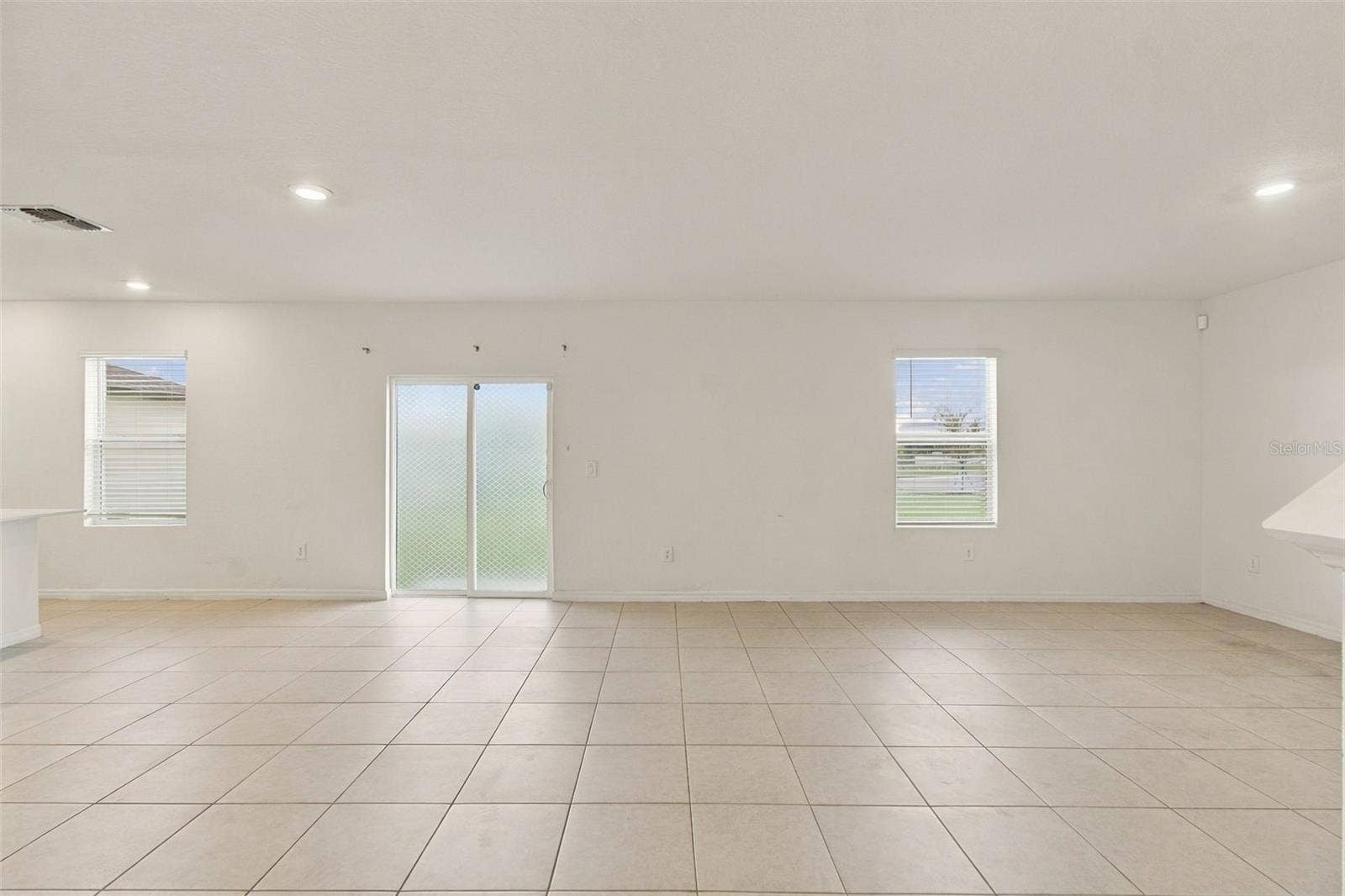 5821 YELLOW HORNBILL AVENUE, Wimauma, FL 33598 5821 YELLOW HORNBILL AVENUE, Wimauma, FL 33598